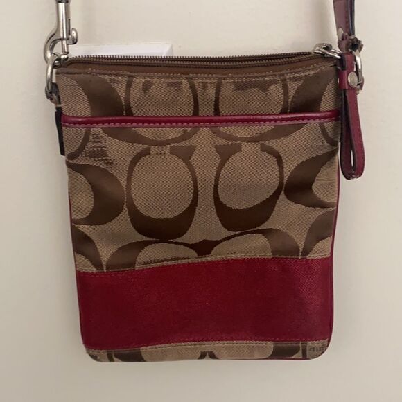 Coach Crossbody bag!​ - Picture 2 of 4
